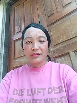 vanlucky2 online show from 8, 4, 2026