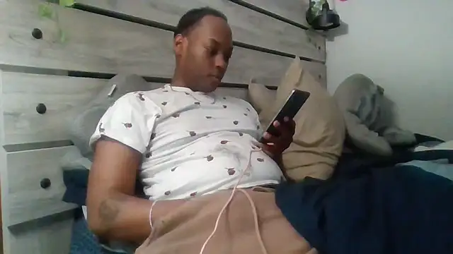 Snapshot of zdaddymm chatting on 19, 5, 2026 zdaddymm online show from 19, 5, 2026