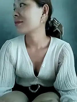 mia0033 online show from 12, 5, 2026