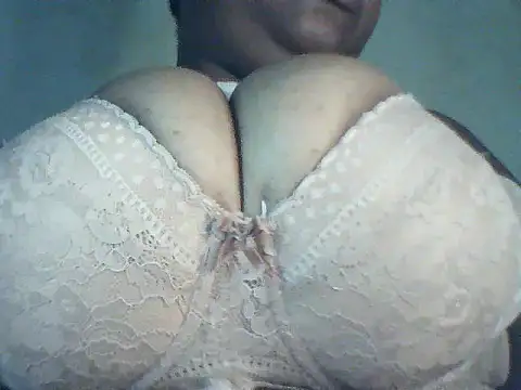 megaboobsqueen online show from 10, 5, 2026