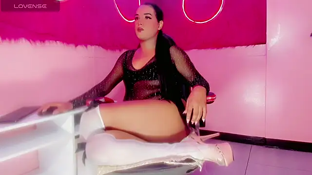 Mia dasilva  online show from 15, 4, 2026