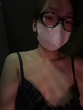 Tieu Vy online show from 13, 4, 2026