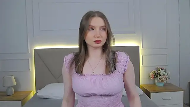 ArianaMilss online show from 13, 4, 2026
