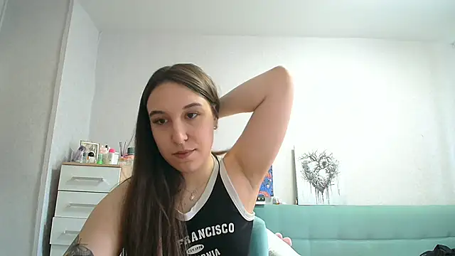 RiannaBrown online show from 7, 5, 2026