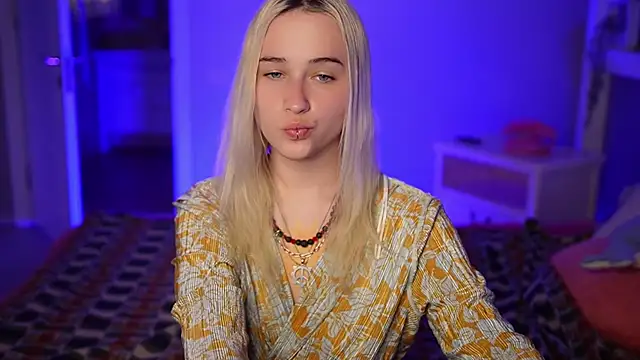 LilElfies online show from 15, 4, 2026