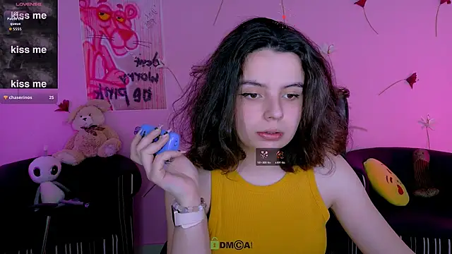 mia mooon  online show from 2, 6, 2026