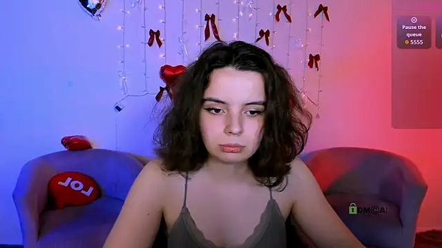 mia mooon  online show from 25, 5, 2026