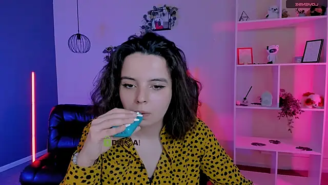 mia mooon  online show from 6, 5, 2026