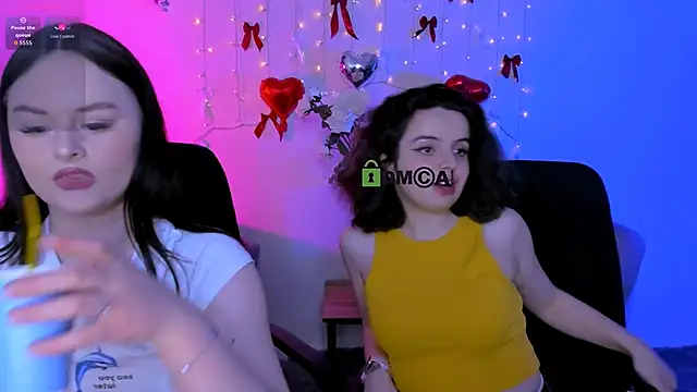 mia mooon  online show from 15, 5, 2026