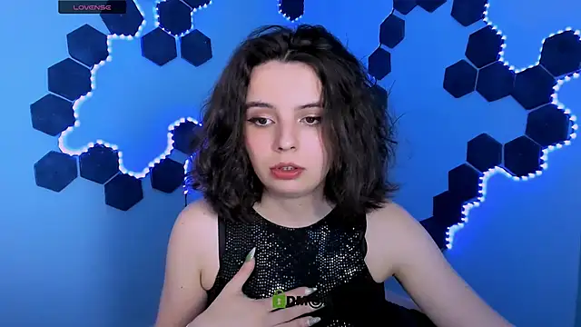 mia mooon  online show from 30, 4, 2026
