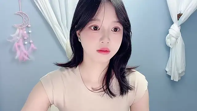 Xiaoqing00 online show from 14, 6, 2026