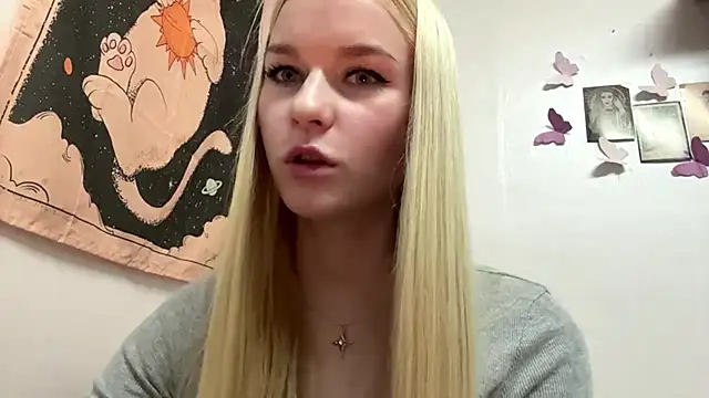 Snapshot of CruzVatter chatting on 8, 4, 2026 CruzVatter online show from 8, 4, 2026