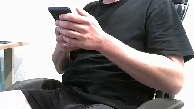 Snapshot of BiBoyforyou1 chatting on 5, 5, 2026 BiBoyforyou1 online show from 5, 5, 2026