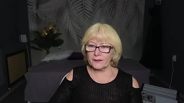 Zuri Zodiac online show from 16, 4, 2026