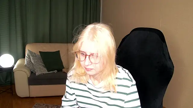 Lily Spark  online show from 29, 5, 2026