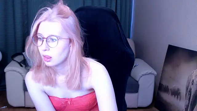 Lily Spark  online show from 14, 5, 2026