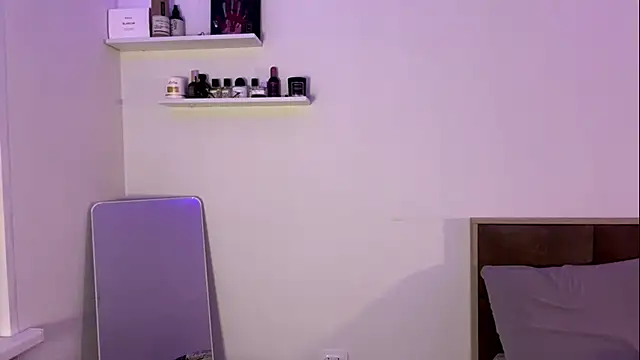 SophieLaine online show from 18, 4, 2026