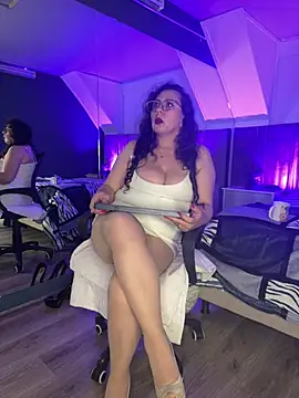 Jenifer cruz online show from 13, 5, 2026