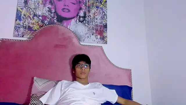 LiamKron online show from 18, 4, 2026