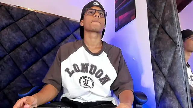 LiamKron online show from 14, 7, 2026