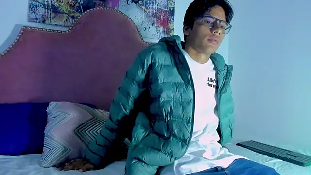 LiamKron online show from 11, 4, 2026