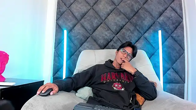 LiamKron online show from 8, 5, 2026