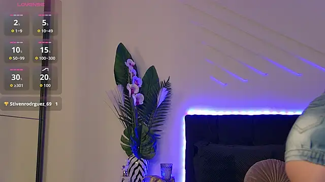 Snapshot of armina_red chatting on 11, 4, 2026 armina red online show from 11, 4, 2026