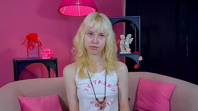 HannahHollis online show from 7, 5, 2026