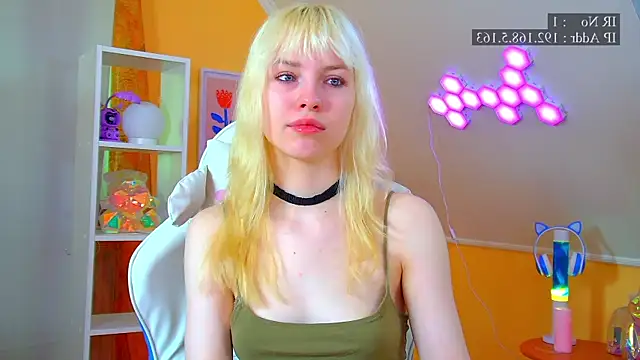 Snapshot of HannahHollis chatting on 10, 6, 2026 HannahHollis online show from 10, 6, 2026