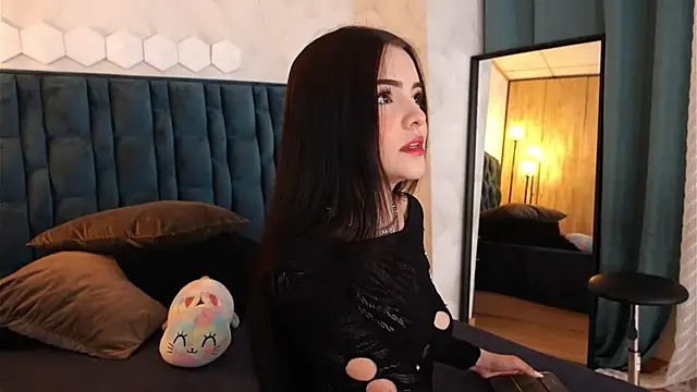 NicoleeNash online show from 7, 6, 2026