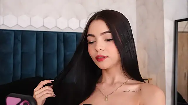 NicoleeNash online show from 25, 5, 2026