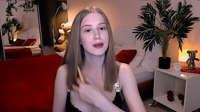 Snapshot of cheeky_chick chatting on 12, 7, 2026 cheeky chick online show from 12, 7, 2026