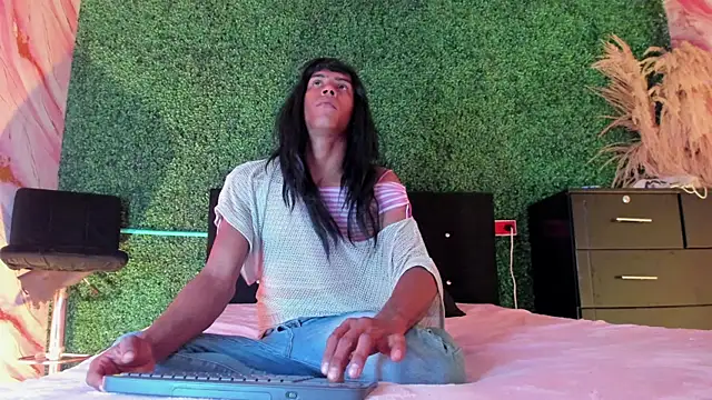 Lexyy lux online show from 14, 4, 2026