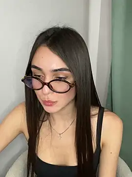 ItsAshly  online show from 13, 4, 2026