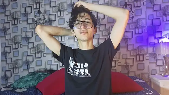 Snapshot of Twink_Sebas7 chatting on 15, 4, 2026 Twink Sebas7 online show from 15, 4, 2026