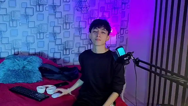 Twink Sebas7 online show from 20, 6, 2026