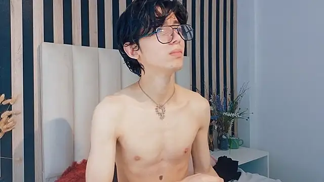 Snapshot of Twink_Sebas7 chatting on 10, 5, 2026 Twink Sebas7 online show from 10, 5, 2026