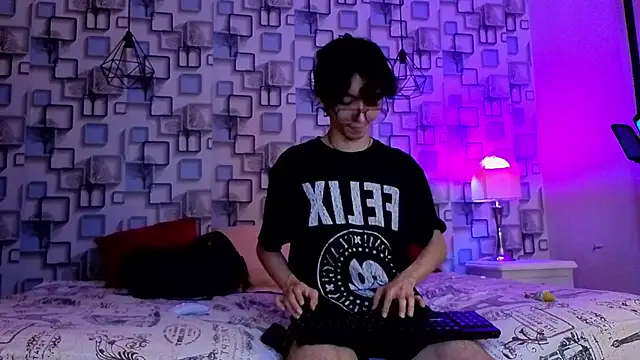 Snapshot of Twink_Sebas7 chatting on 24, 5, 2026 Twink Sebas7 online show from 24, 5, 2026