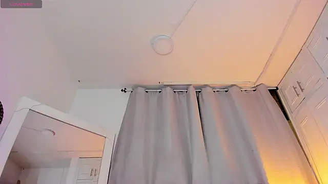 Cassandra Hunt online show from 30, 5, 2026
