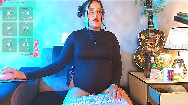 Snapshot of ambar__devon chatting on 29, 4, 2026 ambar devon online show from 29, 4, 2026