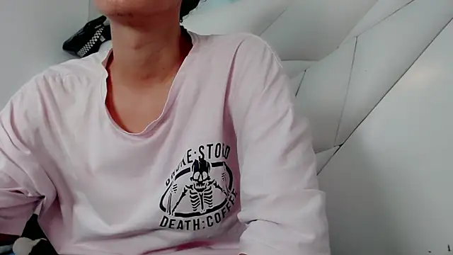 Snapshot of Shirowitheb chatting on 10, 4, 2026 Shirowitheb online show from 10, 4, 2026