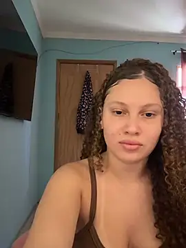 sophiiahot online show from 16, 4, 2026