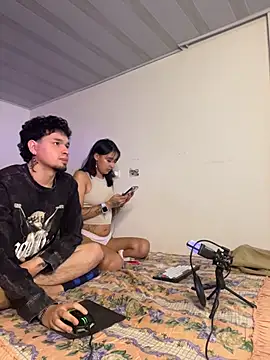 Snapshot of hotlatinocouple__ chatting on 25, 4, 2026 hotlatinocouple online show from 25, 4, 2026