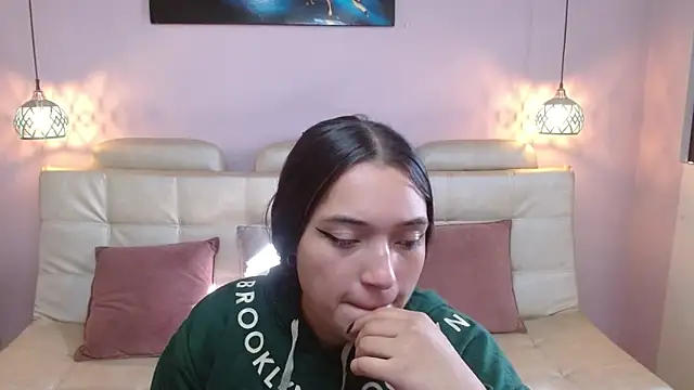 Marianne Cam online show from 8, 5, 2026