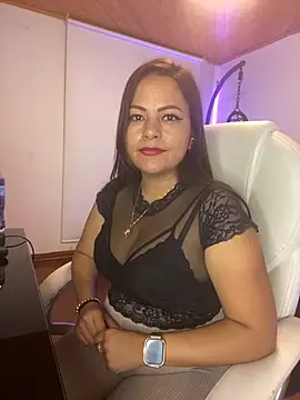 MIA ROSSEEE online show from 20, 4, 2026