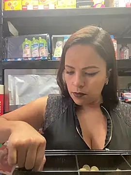 Snapshot of MIA_ROSSEEE chatting on 10, 6, 2026 MIA ROSSEEE online show from 10, 6, 2026
