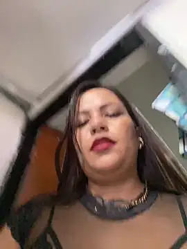 MIA ROSSEEE online show from 4, 5, 2026