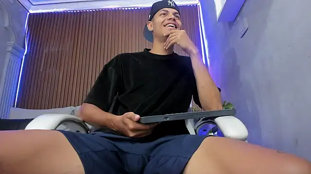 Snapshot of Omen20_ chatting on 10, 4, 2026 Omen20 online show from 10, 4, 2026