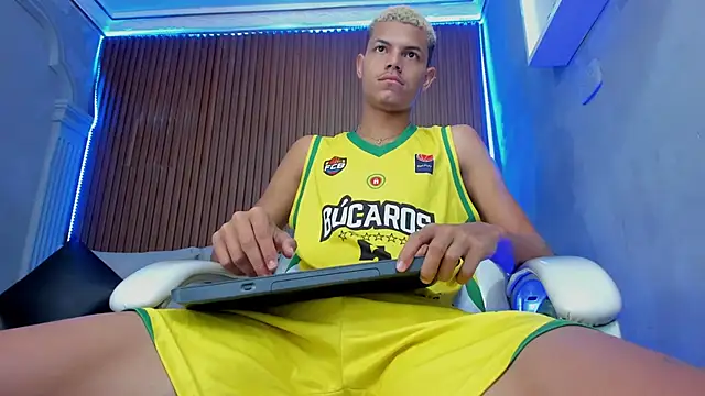 Snapshot of Omen20_ chatting on 11, 4, 2026 Omen20 online show from 11, 4, 2026