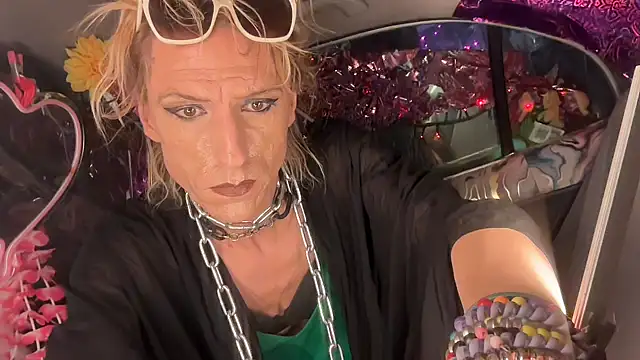 TgirlBrat online show from 19, 6, 2026